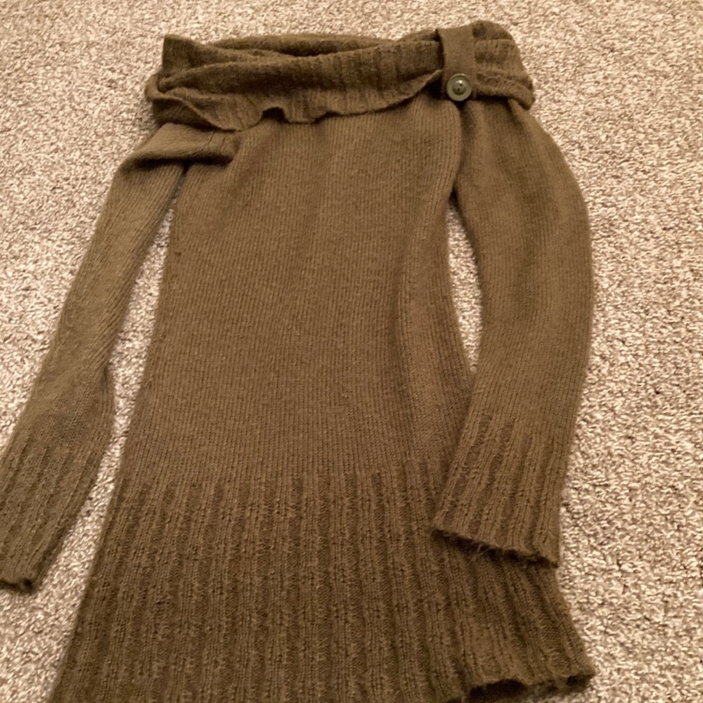 Off the shoulder sweater dress. I would say this is a junior L not womans